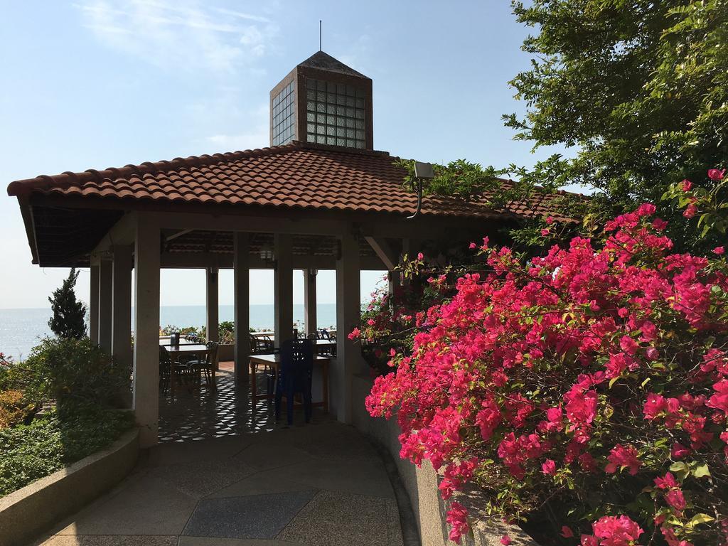 Cha-Am Beach Club Exterior photo