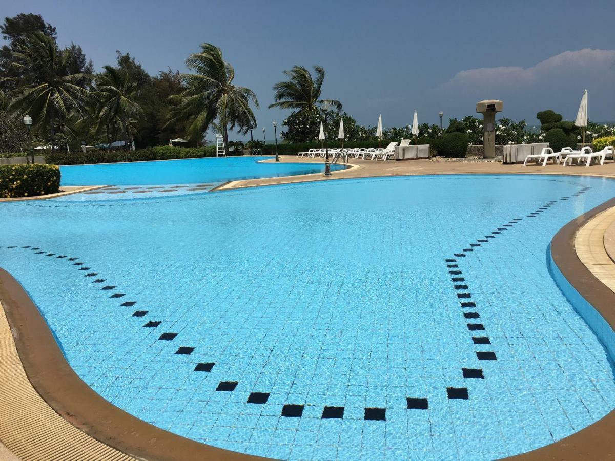 Cha-Am Beach Club Exterior photo